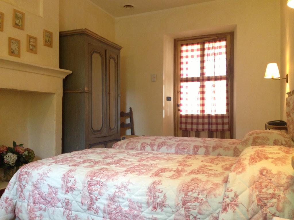 Villa Le 5 Frecce Cavour Habitación foto
